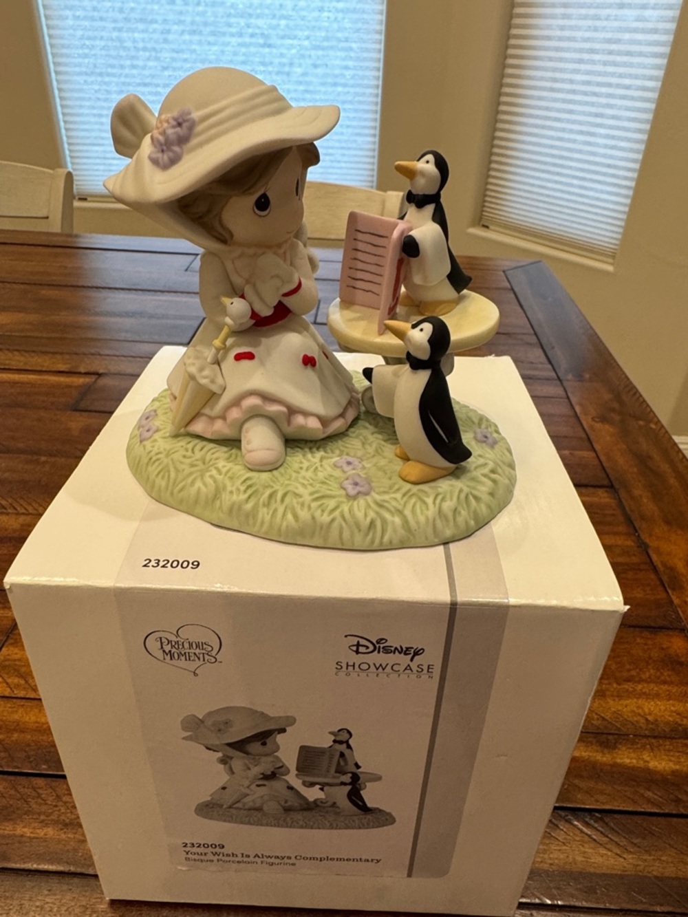 Precious Moments Disney Mary Poppins Figurine with Penguins - Pastel